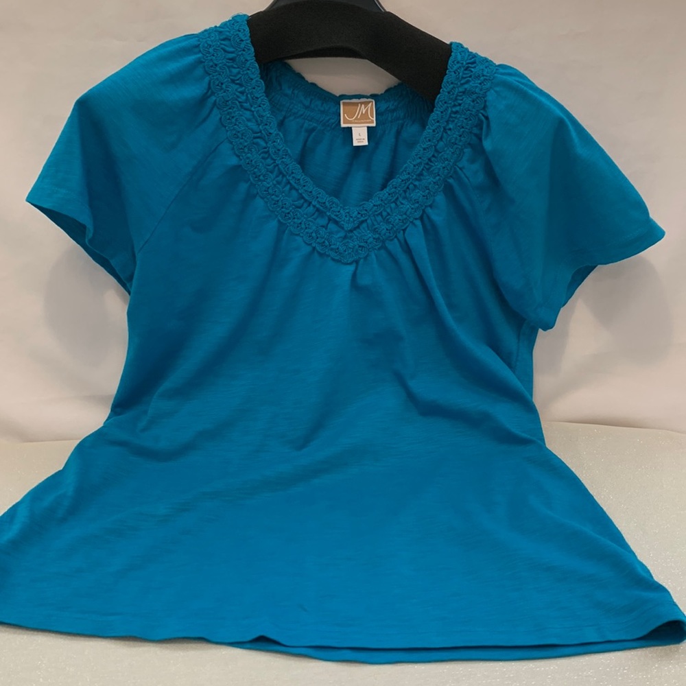 JM Collection Aqua blue V-neck shirt